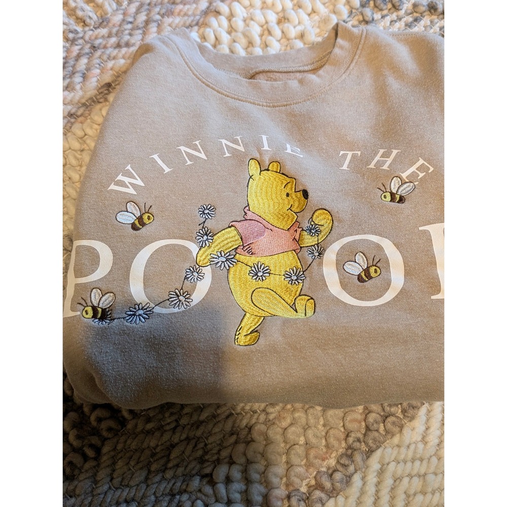 Disney Winnie the Pooh Embroidered Sweatshirt Tan Crewneck Small Bees Daisies - Picture 5 of 8